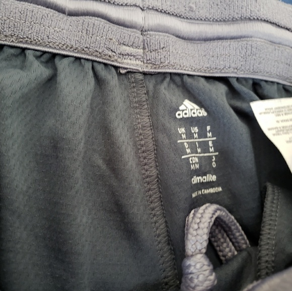 2 pairs of men's size M Adidas athletic shorts - Picture 4 of 4